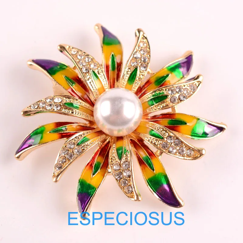 

Peacock Flower Pin Rhinestone Fashion Jewelry Multi Color Painted Pearl Brooch Gold Color Giraffe Breast Metal Pin Lady Garment