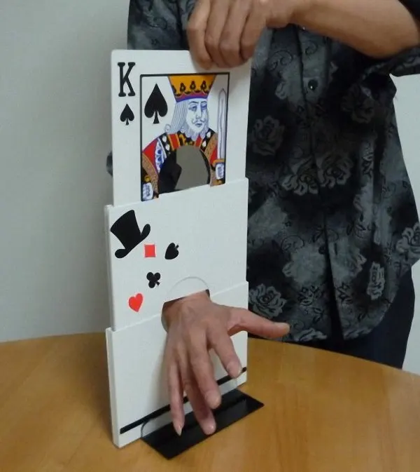 

Playing Card Arm Chopper - Stage Magic Magic Tricks