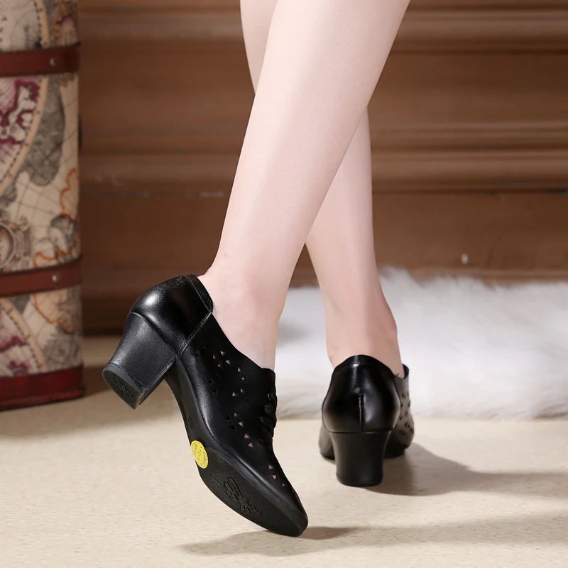Кожаные туфли для танцев; женская спортивная обувь с мягкой подошвой на квадратном каблуке; Современные Бальные кроссовки для латинских танцев; обувь для женщин