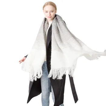 

Women's 2019 autumn and winter new hot tassel striped print circle yarn long warm casual fashion scarf
