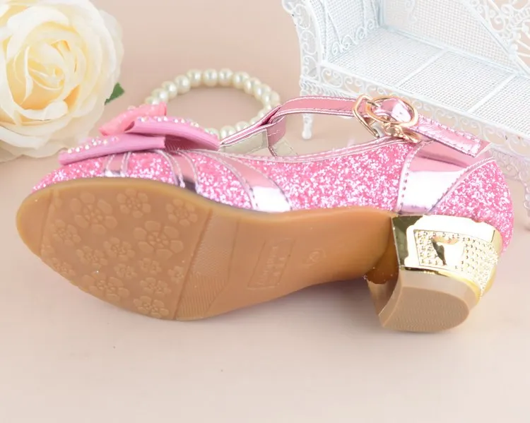 Новинка года; Дизайнерская кожаная обувь принцессы для девочек; весенние детские свадебные сандалии на высоком каблуке; Танцевальная детская обувь для девочек