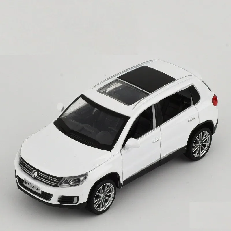  High simulation 1:32 Tiguan SUV Alloy Pull Back Toy Car Model Musical Flashing Six Open The Doors D