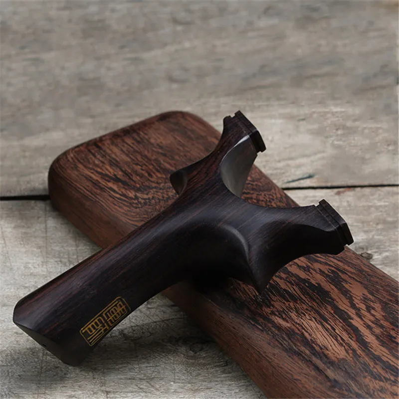

Powerful hunting purple sandalwood slingshot catapult aiming shooting hunting slingshot shooting bow high quality new 2019
