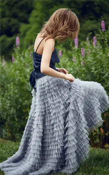 

Haute couture style -- the kind of long large pendulum gauze skirt D111 cake