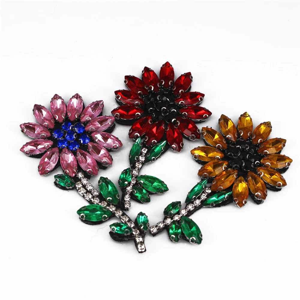 

3D Handmade sew on flower applique smile face brooch patch embroidery star patched for clothes bag shoes beaded sequin brooch