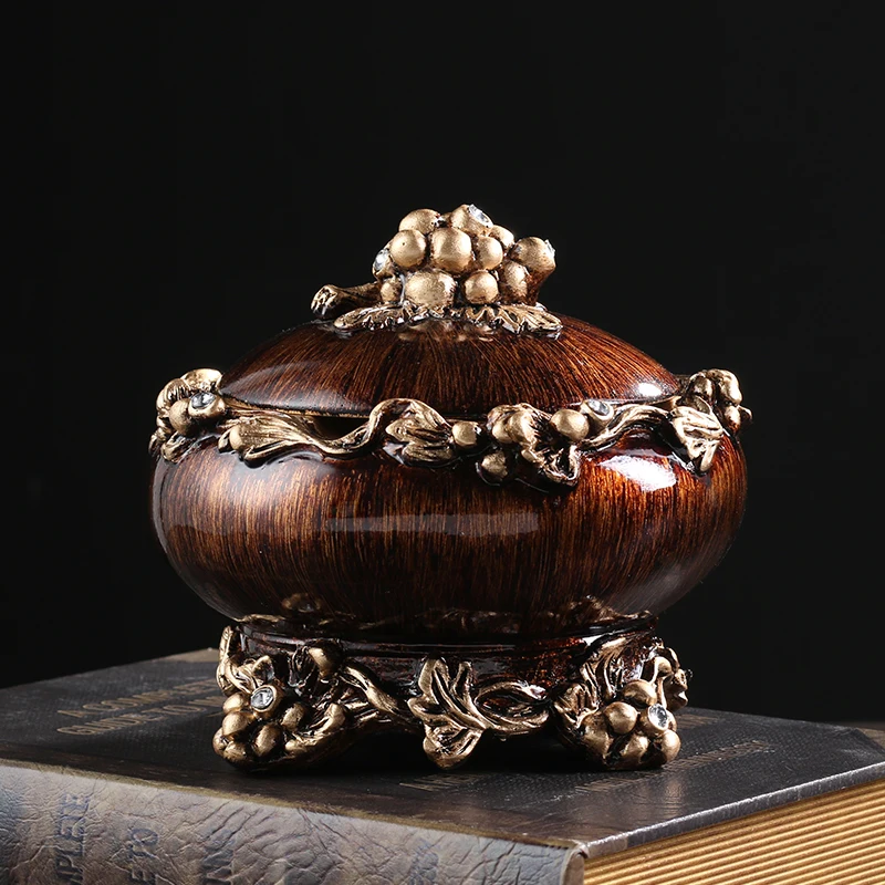 الأوروبي نمط المغطاة منفضة سجائر المنزل الأمريكية الرجعية الراقية غرفة المعيشة زخارف مكتب طاولة القهوة الإبداعية الحلي