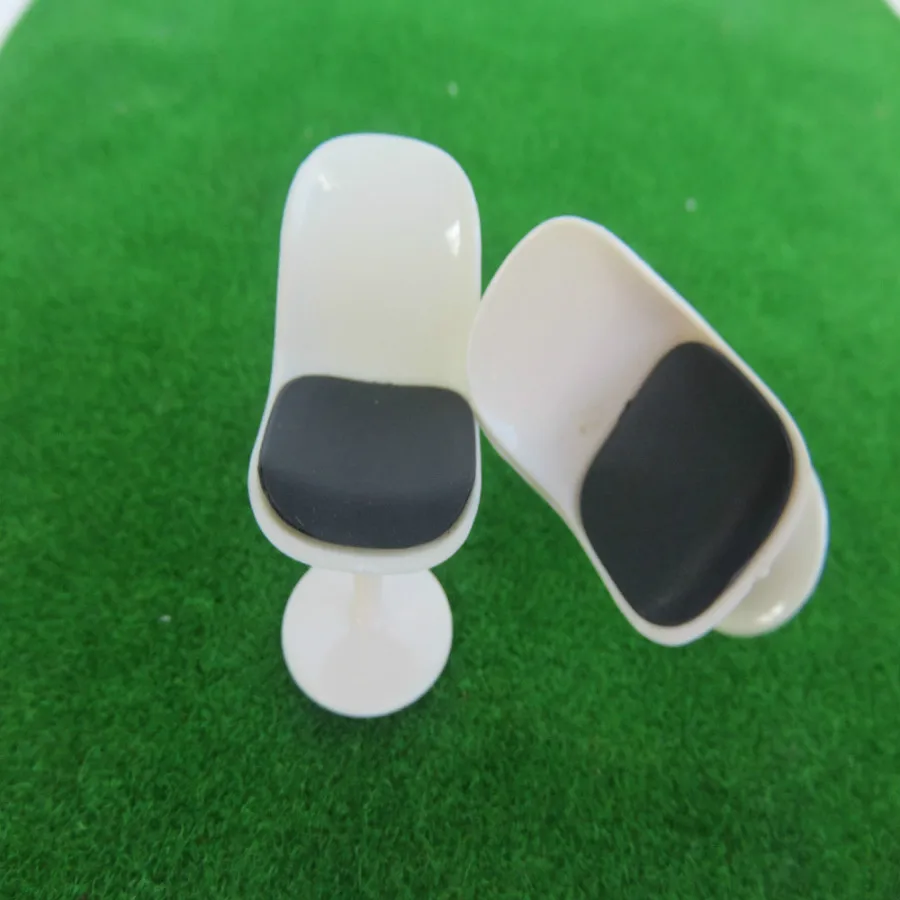 scale model chair (1)