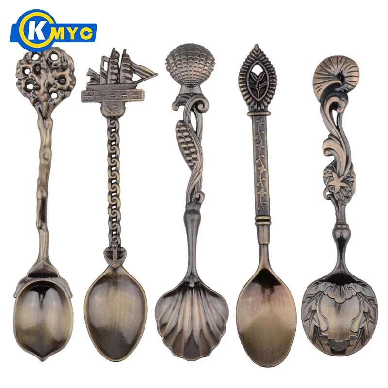 

KMYC 5Pcs/set Vintage Royal Style Carved Coffee Spoon Novelty Halloween Dinner Spoon Flatware Cutlery Set Mini Ice Cream Spoon