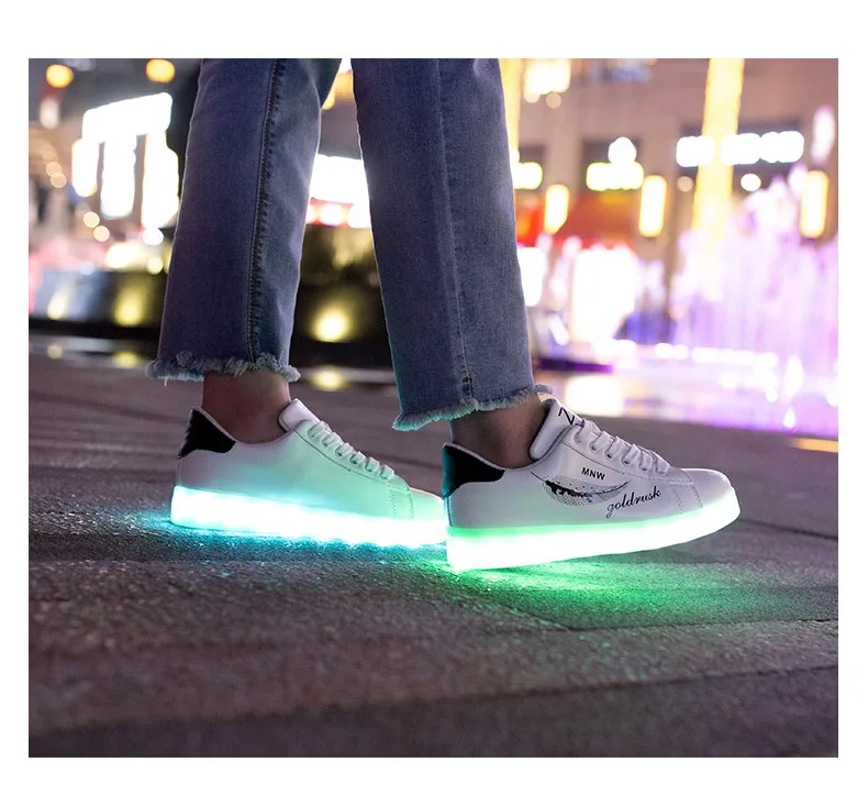 Светящиеся кроссовки с подсветкой светящиеся кроссовки светодиодные кроссовки с светящейся подошвой детская обувь для девочек мальчиков Размер 35-44