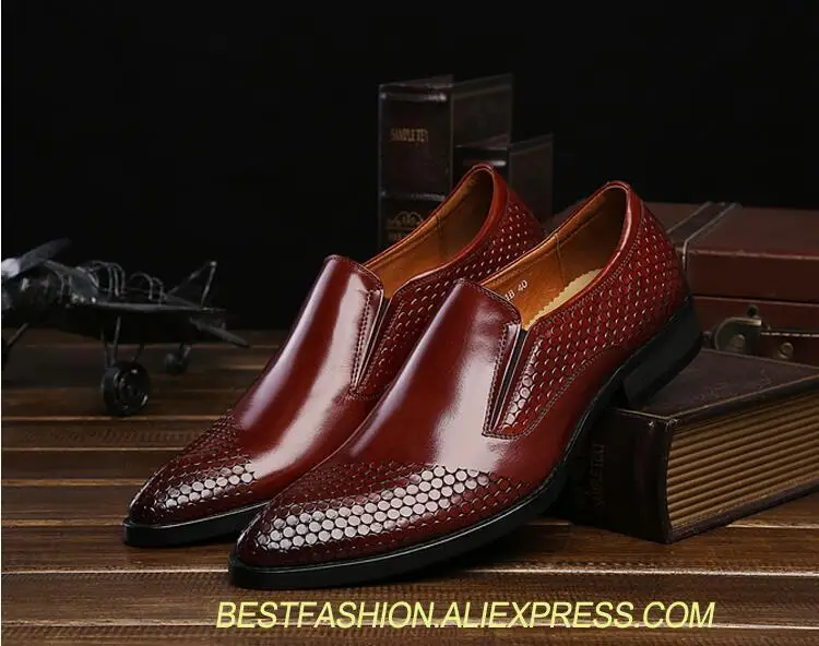 

Pointed toes Men's Dress Shoes Slip-On Smart Casual Flats Loafer Elastic Band Genuine Leather Snakeskin Male Oxfords Red Wedding