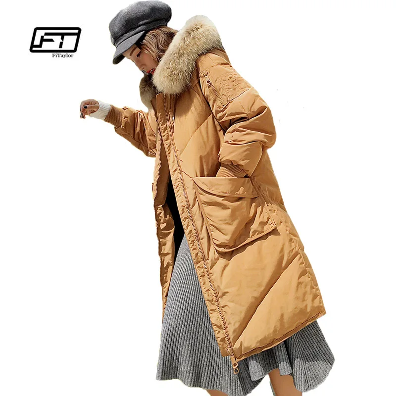 Fitaylor Новая женская зимняя куртка из натурального меха енота с капюшоном 90% белый утиный пух парки средней длины свободное зимнее пальто