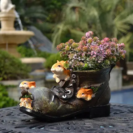 

Outdoor courtyard garden creative cartoon squirrel shoes, flower pots, balcony home decoration, garden decoration