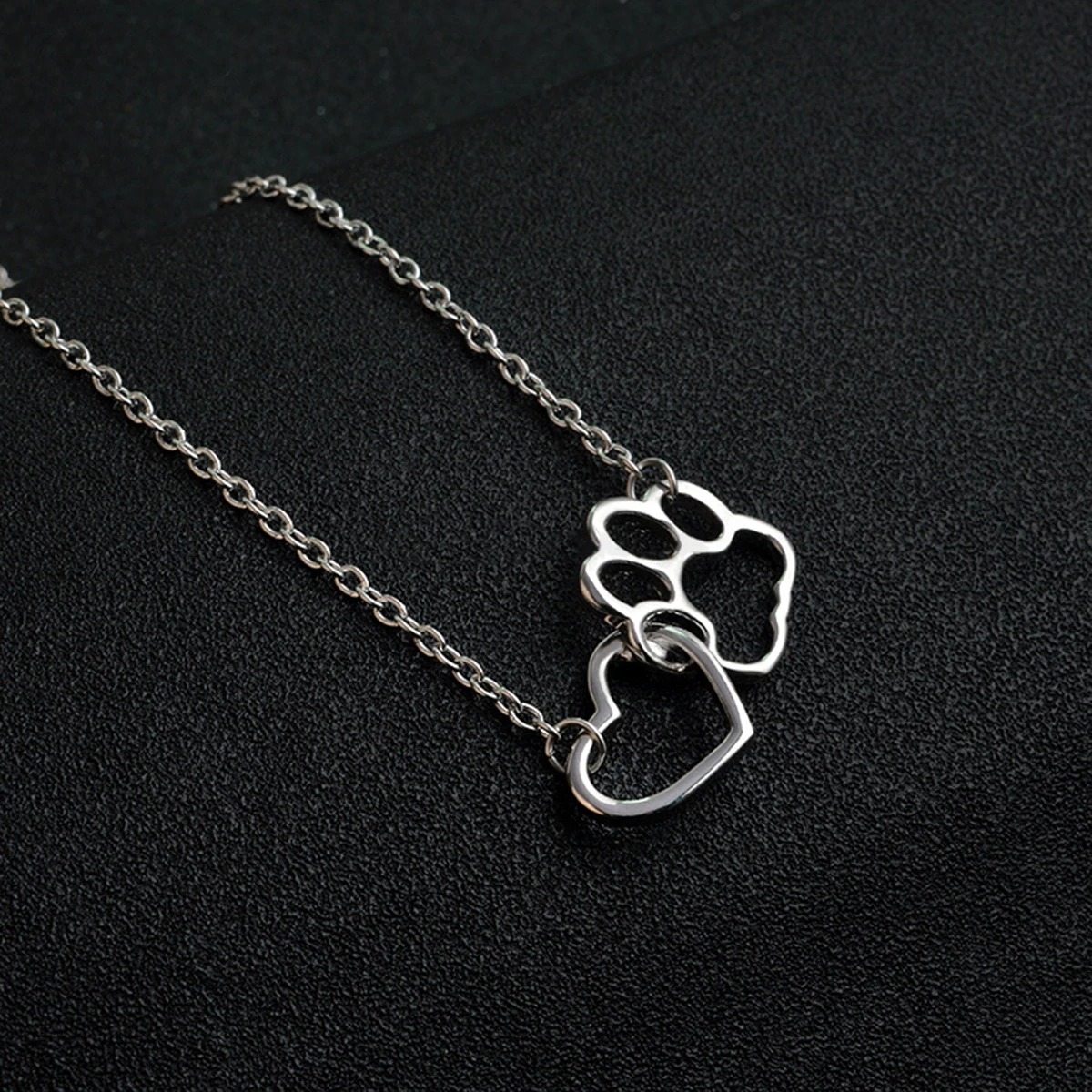 Hollow Pet Paw Footprint Necklaces Shellhard Cute Animal Dog Cat Love Heart Pendant Necklace For Women Girls Jewelry Necklace