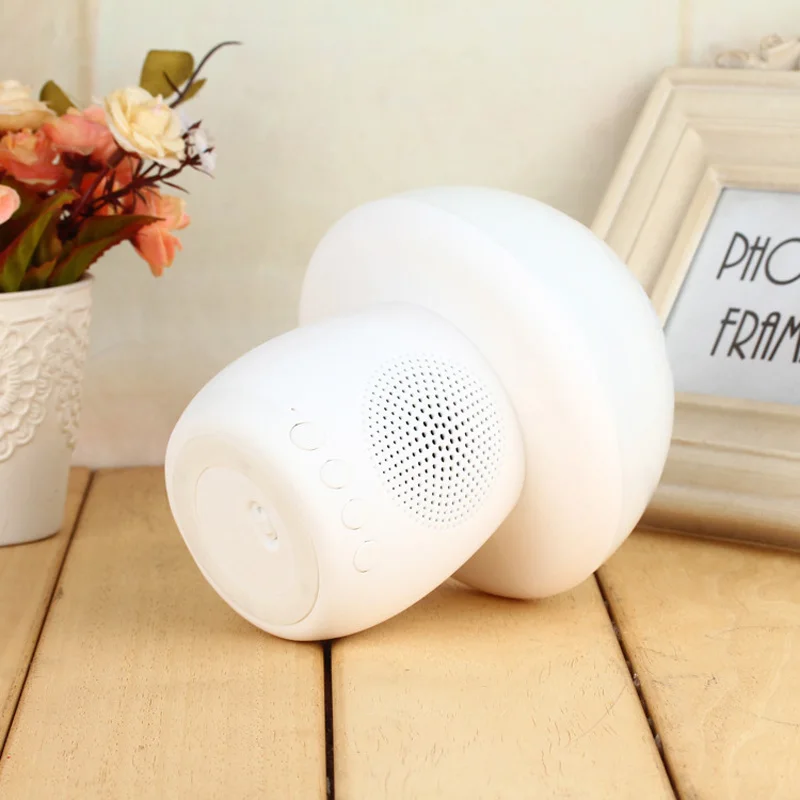 

Multifunction Mushroom Speaker Light LED Light Type Bluetooth Wireless Speaker Cabinet and Carry the Speaker Subwoofer