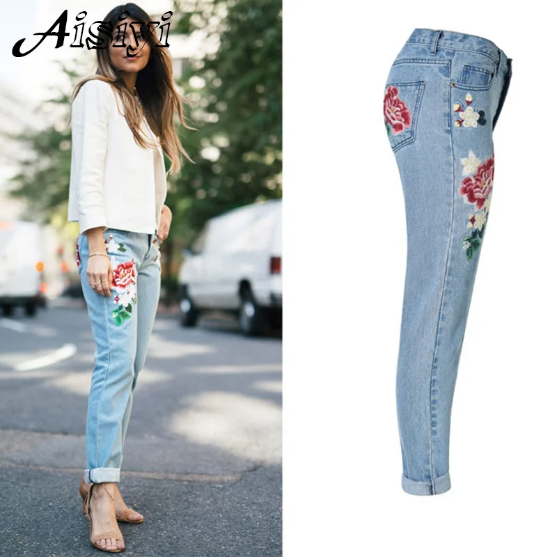 

High Waist Jeans Female Straight Jeans With Flower Embroidery Light Blue Boyfriend Jeans Female Denim Trousers Women Plus Size