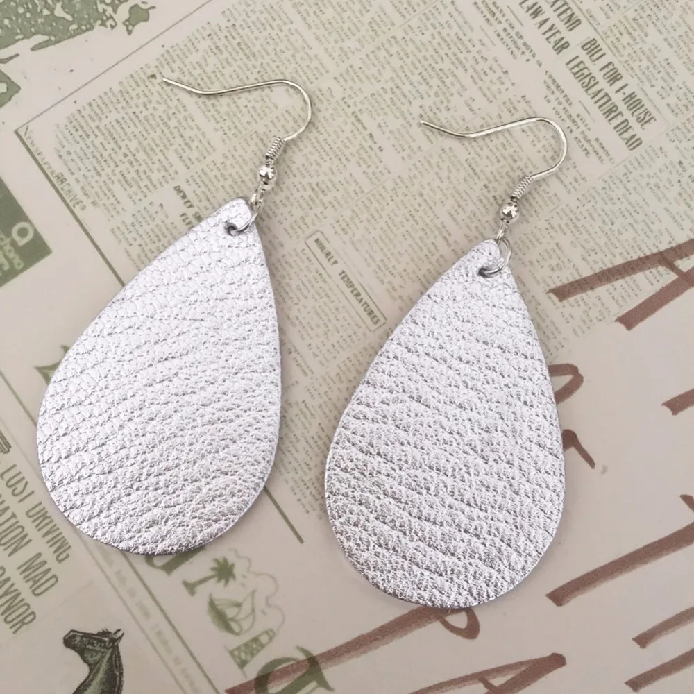 Висячие серьги капельки из искусственной кожи с металлическим
