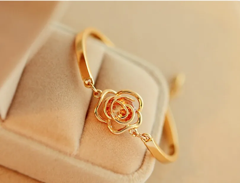 

2019Fashion gold Flower Heart Bracelet Top Quality open bracelet cute yellow flower bracelet jewelry for female birthday gift