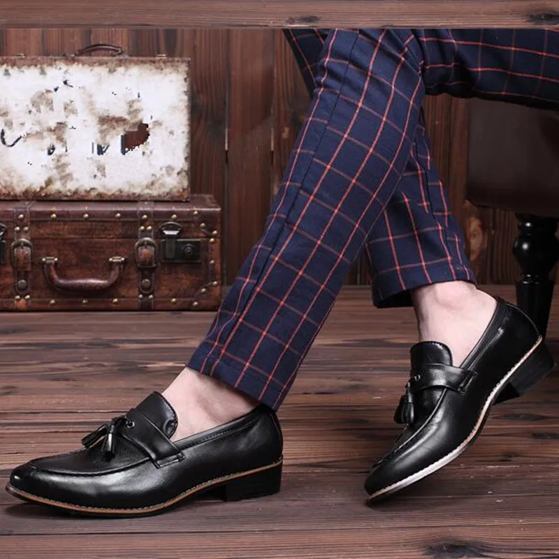 Black Mens Classic Shoes Spiked Tassel Loafers European Mens Dress
