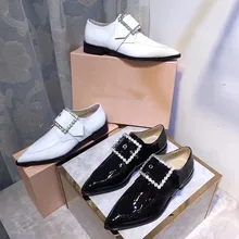 Женщина Стиль Мода острыми носами Лакированная кожа квадратный Бисер Кристалл глубокий рот на не сужающемся книзу массивном каблуке повседневная обувь