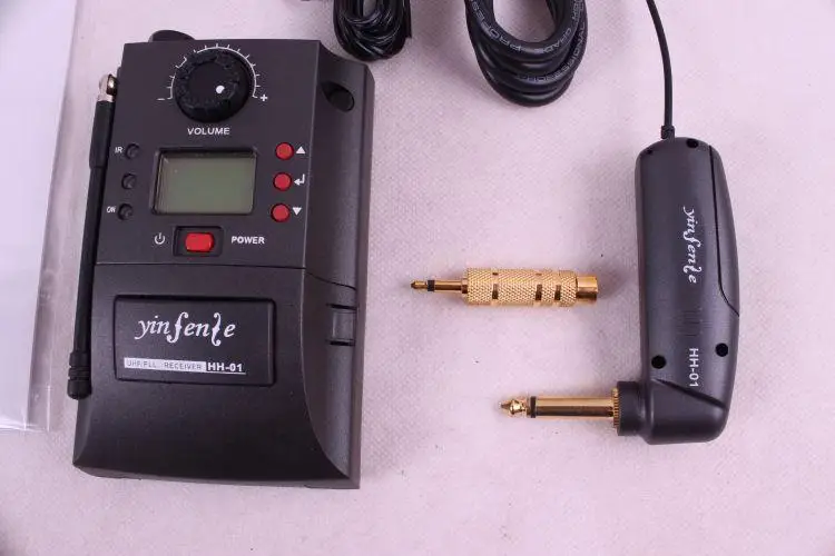 The electric violin, electric guitar wireless transmission device