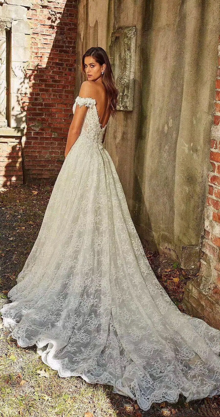 hot-off-the-shoulder-lace-wedding-dresses-a-line-appliques-with-court-train-long-bridal-gown-sexy-ack-wedding-gown