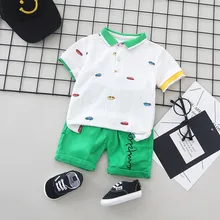 Одежда для мальчиков футболка с отложным воротником и шорты, комплект для маленьких детей, повседневный спортивный костюм топ с принтом машины, милые летние комплекты для маленьких мальчиков