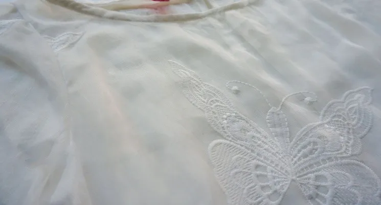 Кружевное длинное платье в средневековом стиле с бабочкой и коротким рукавом; платье принцессы в викторианском стиле