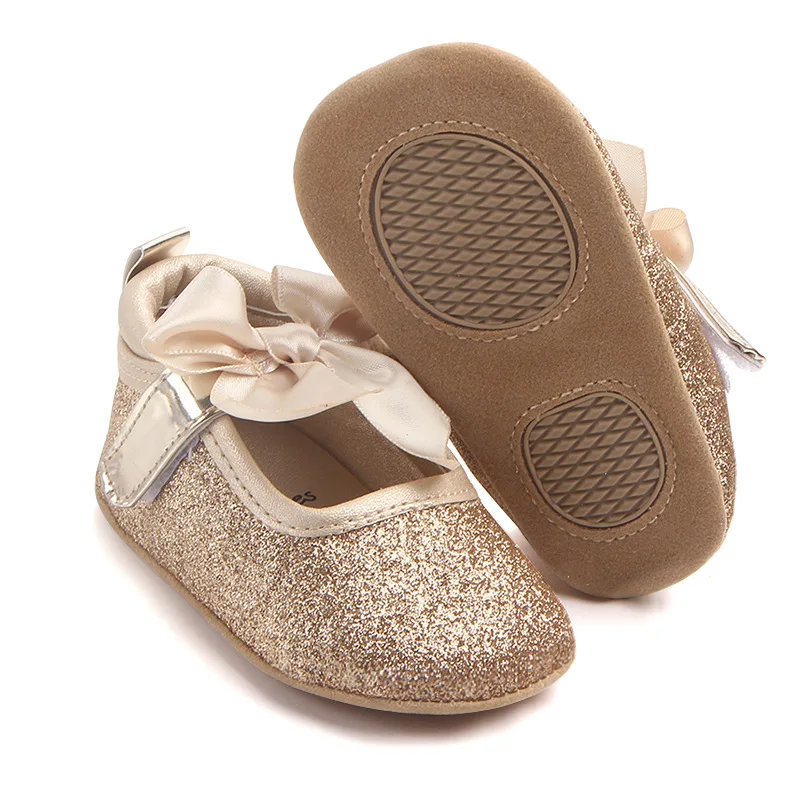 Мягкая подошва Спортивная обувь милые Повседневная детская обувь для новорожденных Обувь для девочек лук противоскользящие кожаные Обувь для младенцев 6-18 м