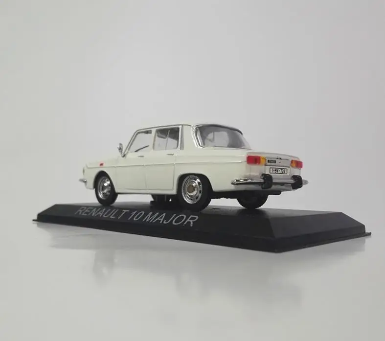 Модель автомобиля RENAULT с высокой симуляцией масштаб 1: 43 Игрушечная модель из