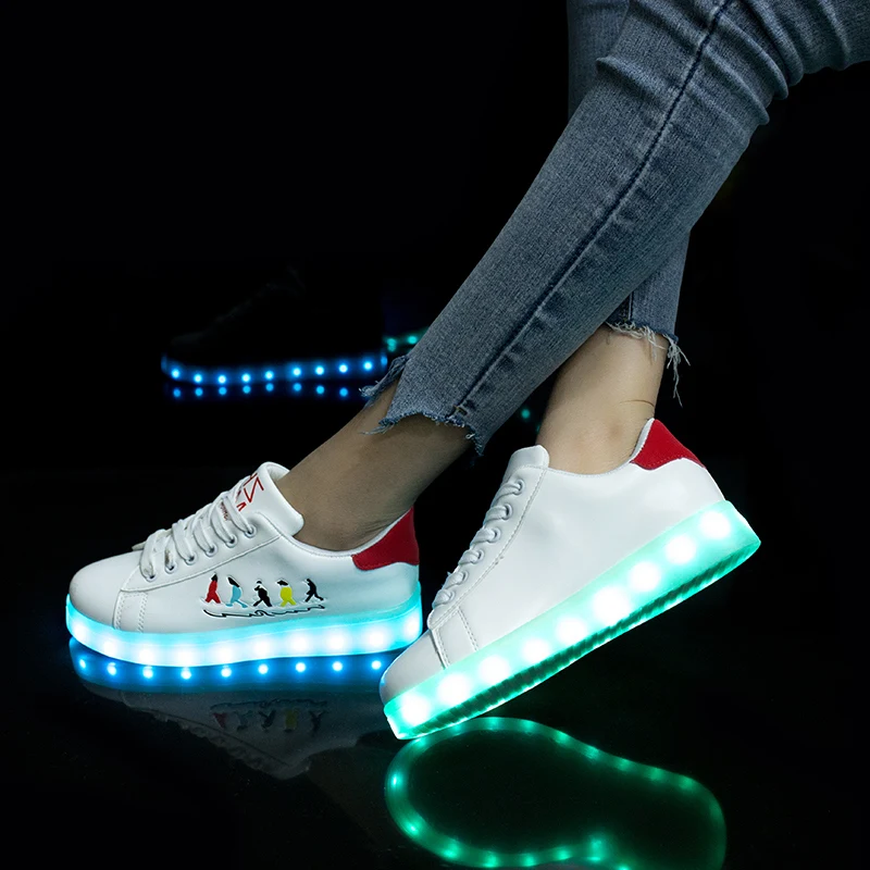 EUR 30-44 детские кроссовки светящаяся Мода USB перезаряжаемая обувь со светодиодной подсветкой для детей, светящиеся кроссовки для мальчиков и девочек