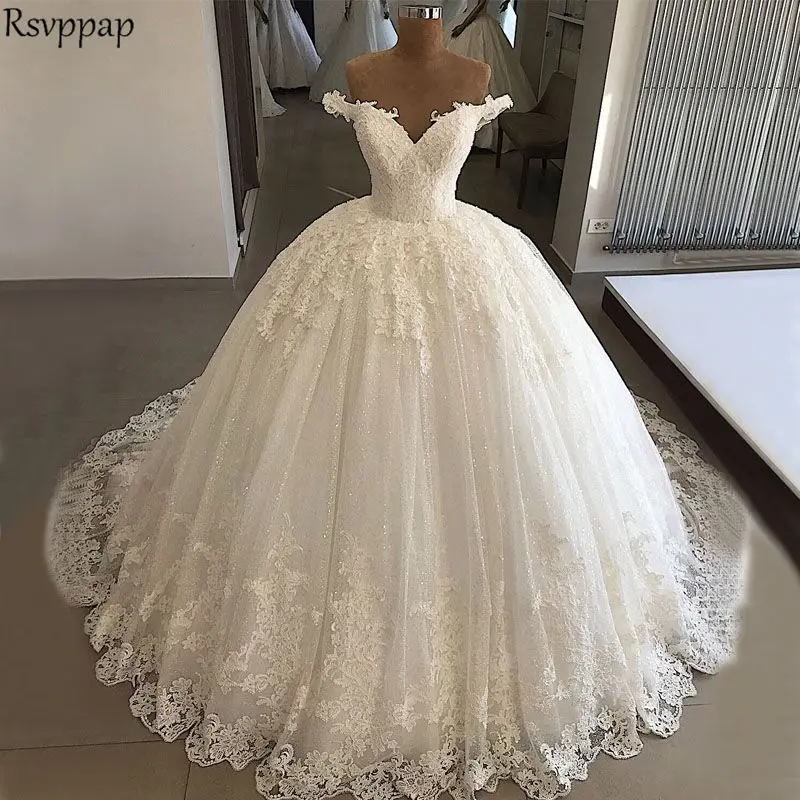 Элегантное Длинное Свадебное платье v-образным вырезом с коротким рукавом вышитый бисером кружева для невесты Off White арабские Свадебные платья из фатина robe de mariee