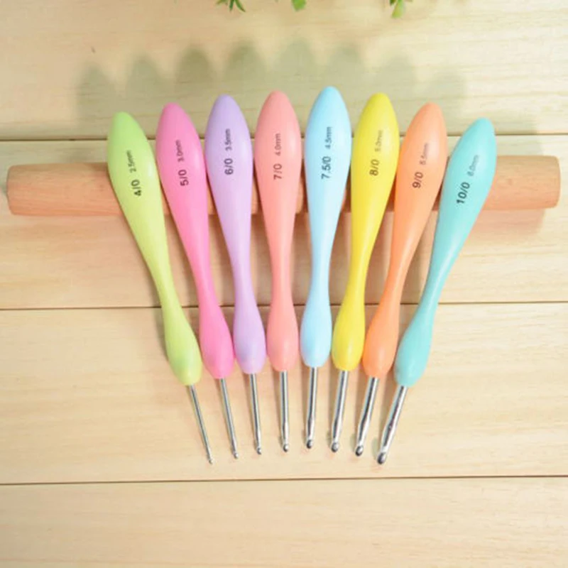 8pcs 8 colors Colorful Plastic Handle Aluminum Crochet Hook Knitting Needles