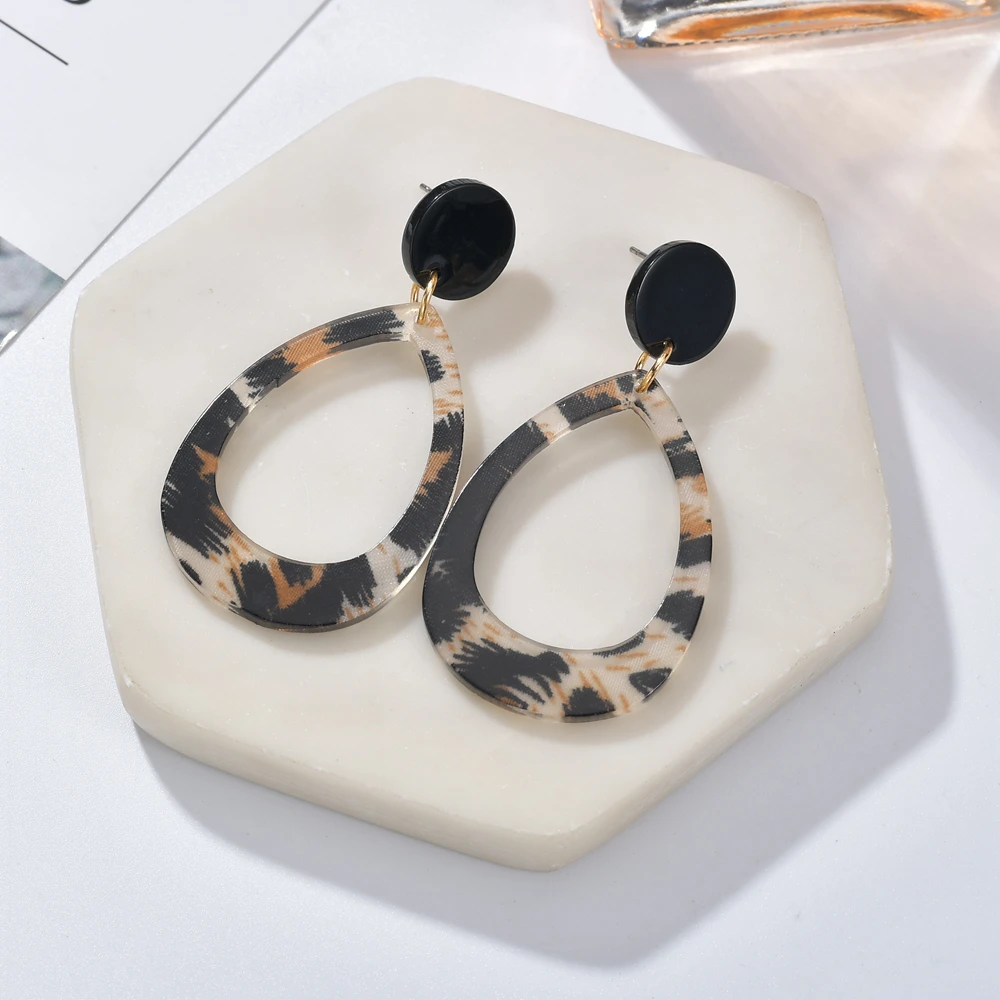 

Korean Black Round Acrylic Earrings Leopard Print Water Drop Resin Dangle Drop Earrings For Women Earrings Fashion Jewelry 2019
