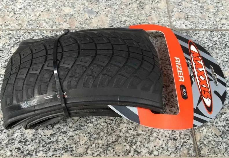 

Devon Smillie signature bmx tires 20*2.3 110psi made in Taiwan (one piece)