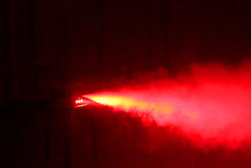 Беспроводной Управление 500 Вт туман машина с цветовой моделью RGB светодиодный свет/бар для ди-Джея свет для сцены парти LED генератор дыма/500 W паровой ароматерапический, выталкиватель дыма для KTV дома Вечерние - Цвет: Red Fogger