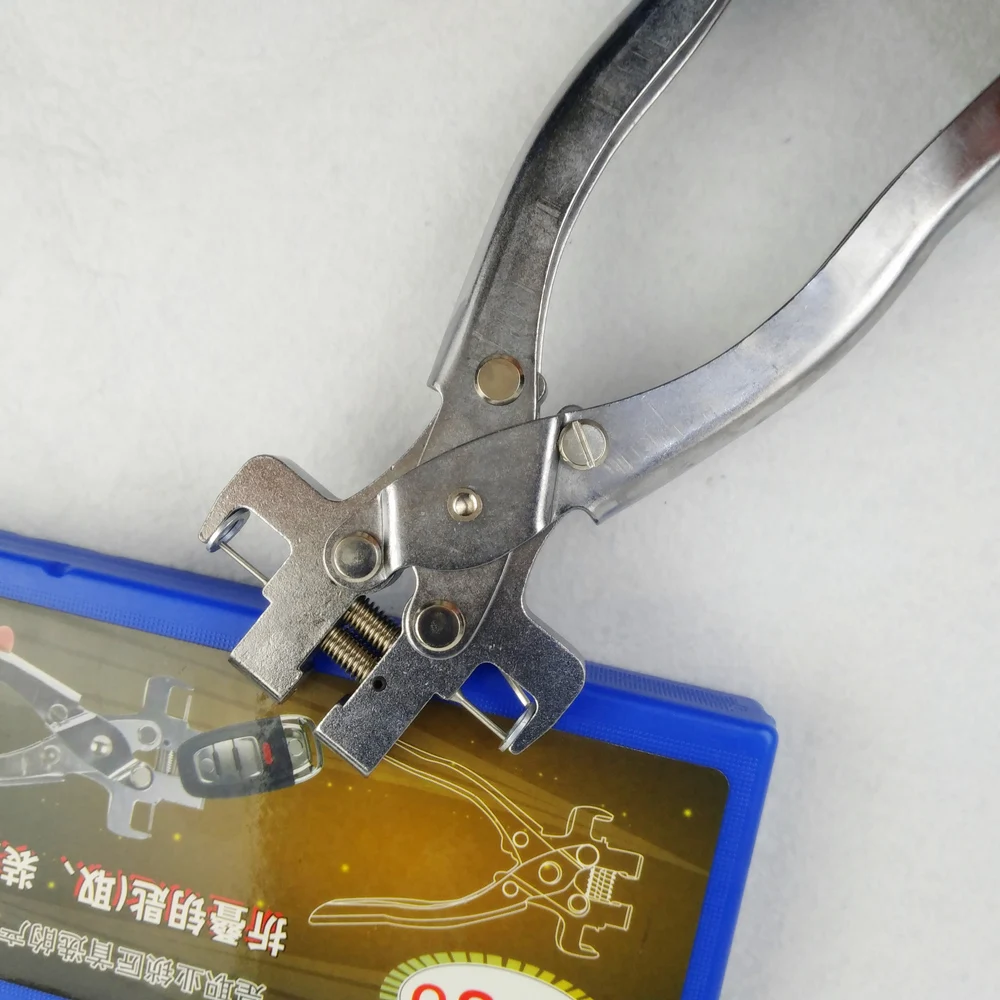 Dismounting-Pin-Flip-Key-Vice-Remover-Flip-Key-04