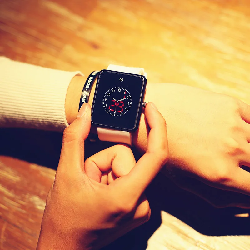 Мода Пара LED часы кварцевые часы средней школы для студентов Творческий корейский тренд Личность браслет спортивный час
