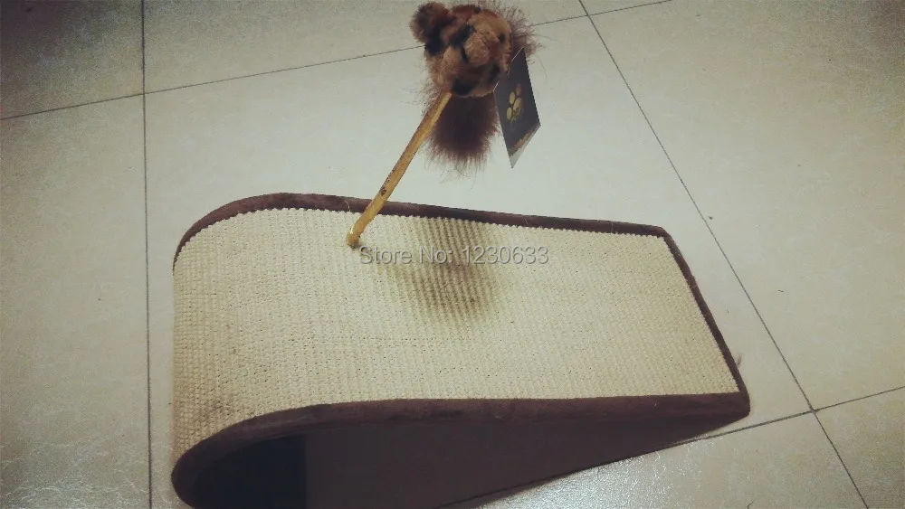 

Curved surface slope sisal cat furniture with a toy mouse, send a buy on another spring mouse pet toys