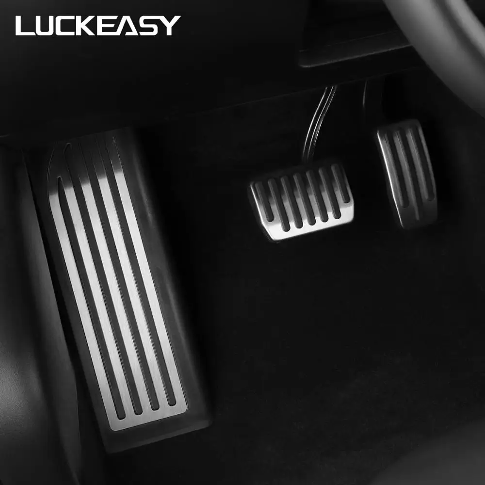 Baratos Almohadillas de Pedal de suelo de coche LUCKEASY cubre para Tesla modelo 3 almohadillas de Pedal de pie de rendimiento antideslizantes Auto cubiertas de Pedal de aluminio