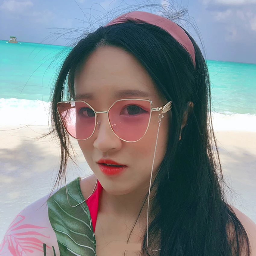 Neue Sonne yellow Mit Titan Frauen Cat Halskette pink Flügel Und Eye transparent 2019 Grey Mode Kabel blue Sommer Kette Brille Halter Sonnenbrille Männlichen Gläser dw4xnB7