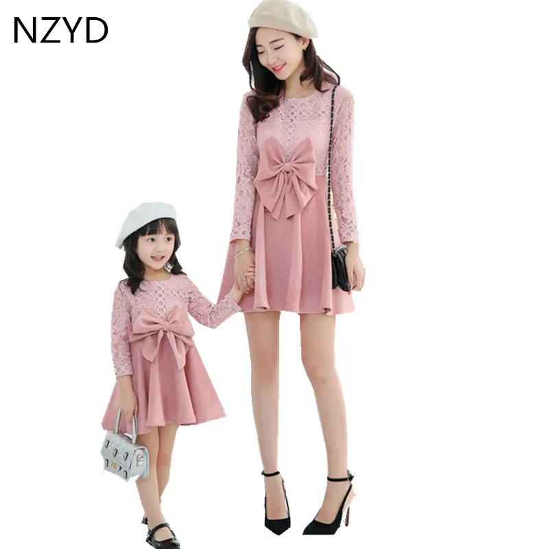 

New Spring Autumn Family Matching Outfits Girl Dress 2017 Bowknot Lace Sexy Clothes Elegant High Quality Mother Kids Dress DC558