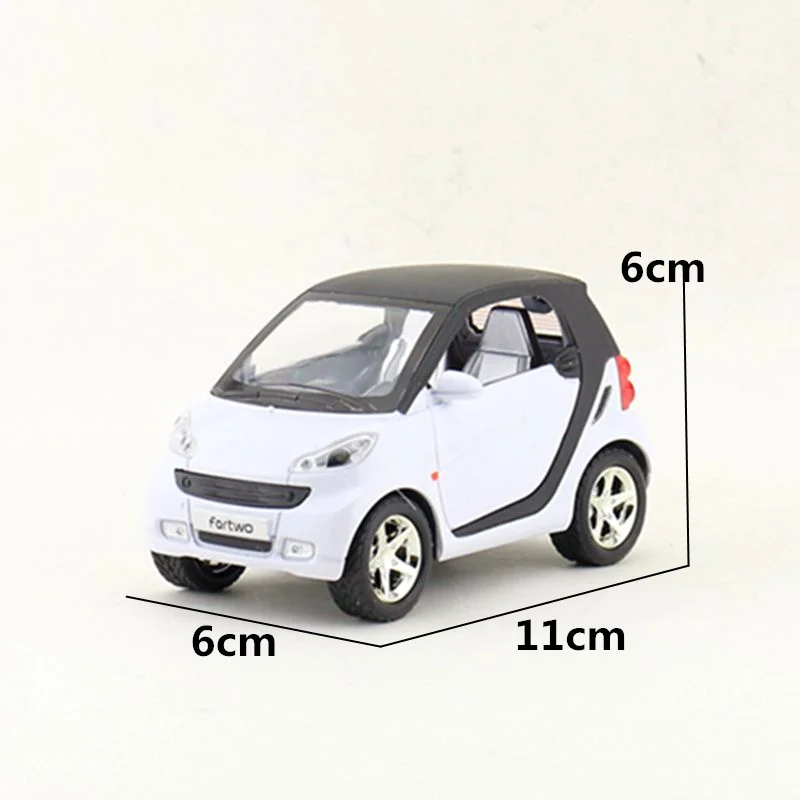 

Free Shipping/Diecast Toy Model/1:32 Scale/Smart Fortwo Car/Pull Back/Sound & Light Car/Educational Collection/Gift/Small