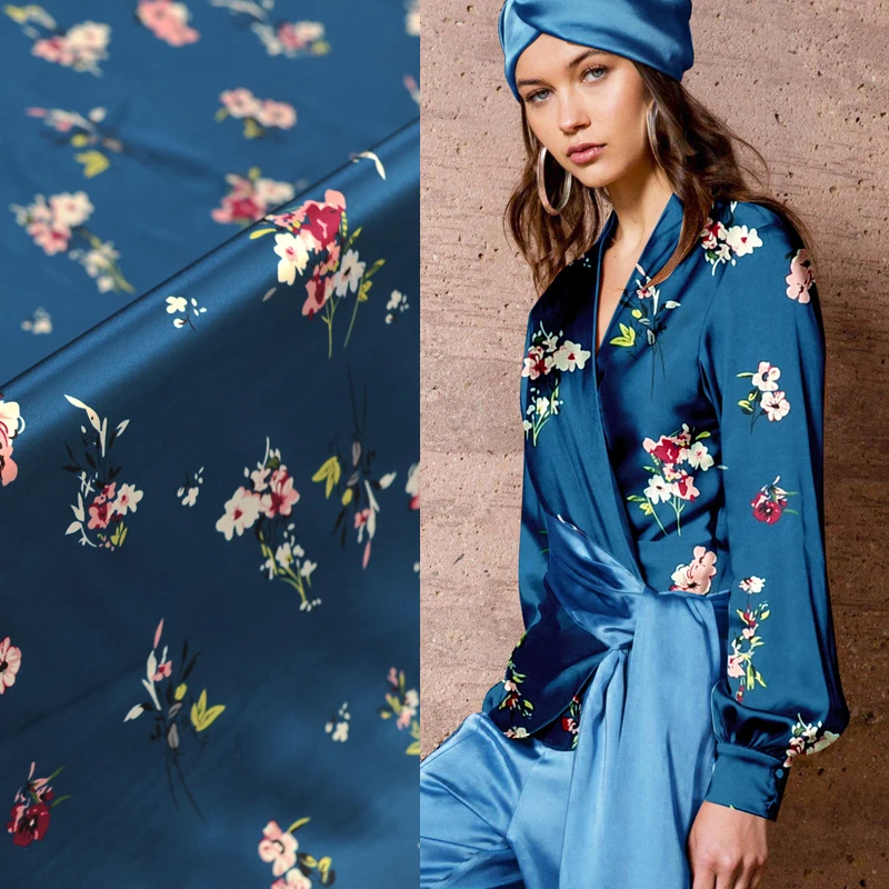 135 CM Breed 19 MM Kleine Bloemenprint 94% Zijde en 6% Spandex Strech Blauwe Zijde Satijn Stof voor Shirt rok Jurk Cheongsam J060 135 CM Breed 19 MM Kleine Bloemenprint 94% Zijde en 6% Spandex Strech Blauwe Zijde Satijn Stof voor Shirt rok Jurk Cheongsam J060