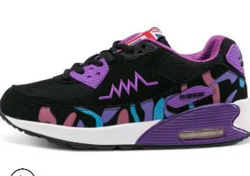 

2018 new casual shoes Korean version of men and women tide tourism shoes.