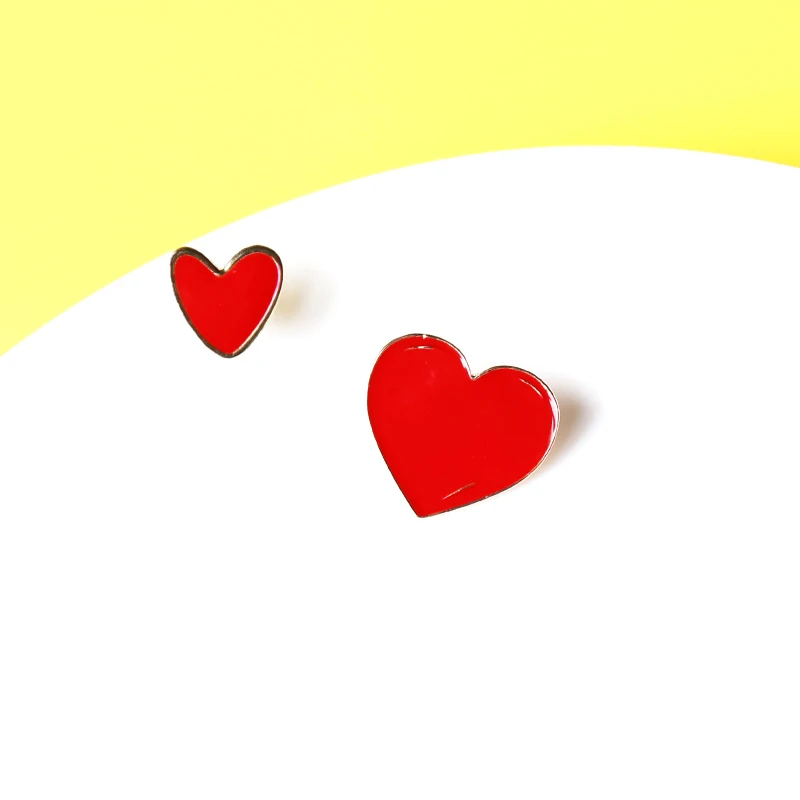 

Nengdou Cartoon Red Heart Brooches Enamel Metal Pins Cute Women Brooch Denim Jackets Lapel Pin Decoration Badge Jewelry Gift