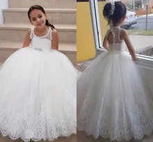 

Cute Ball Gown Flower Girls Dresses For Weddings Lace Appliques Tulle Floor Length Backless First Communion Dresses Children