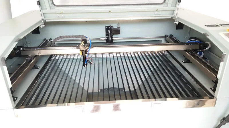 2030 knife table (17)