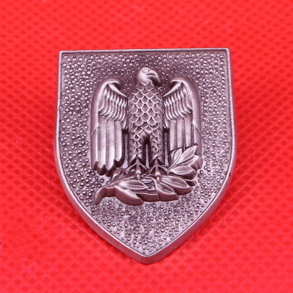 

Eagle enamel pin men shield badge bird brooch retro silver hawk pins animal jewelry antique gift shirt jackets accessories