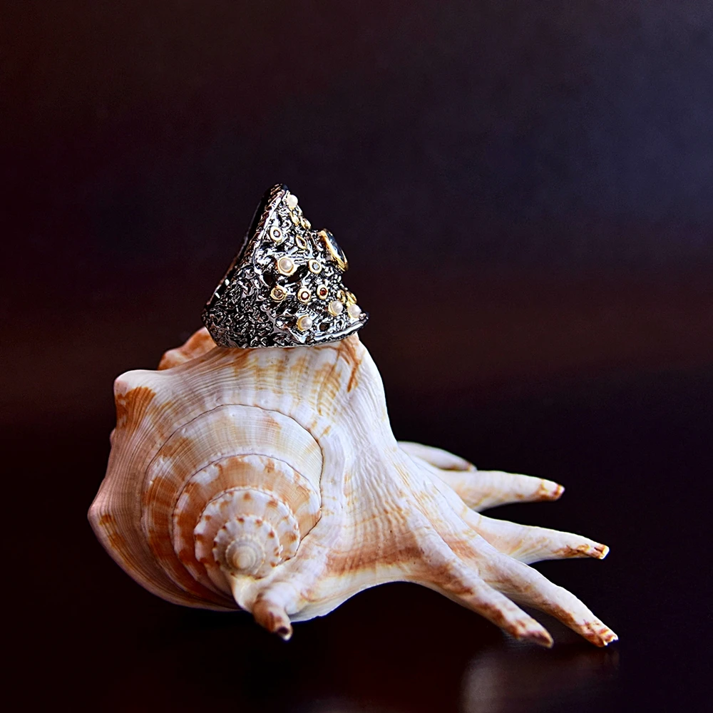 DreamCarnival 1989 Gorgeous Big Women Ring Blue Zircon Baroque Colorful Zircon N Pearl Beads Christmas Party Jewlery Hot WA11584