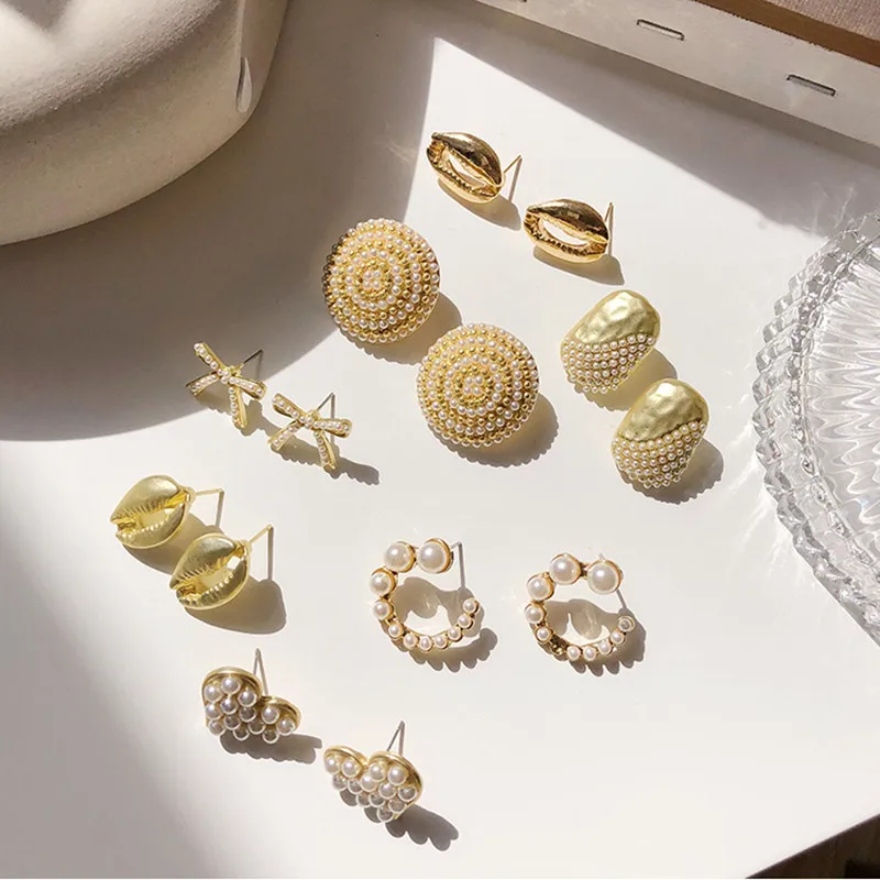 

Vintage Cute Pearl Earrings Simple Style Bow Heart Shape Korean Fashion Earrings Geometric Small Rhinestone Stud Earrings AN1140